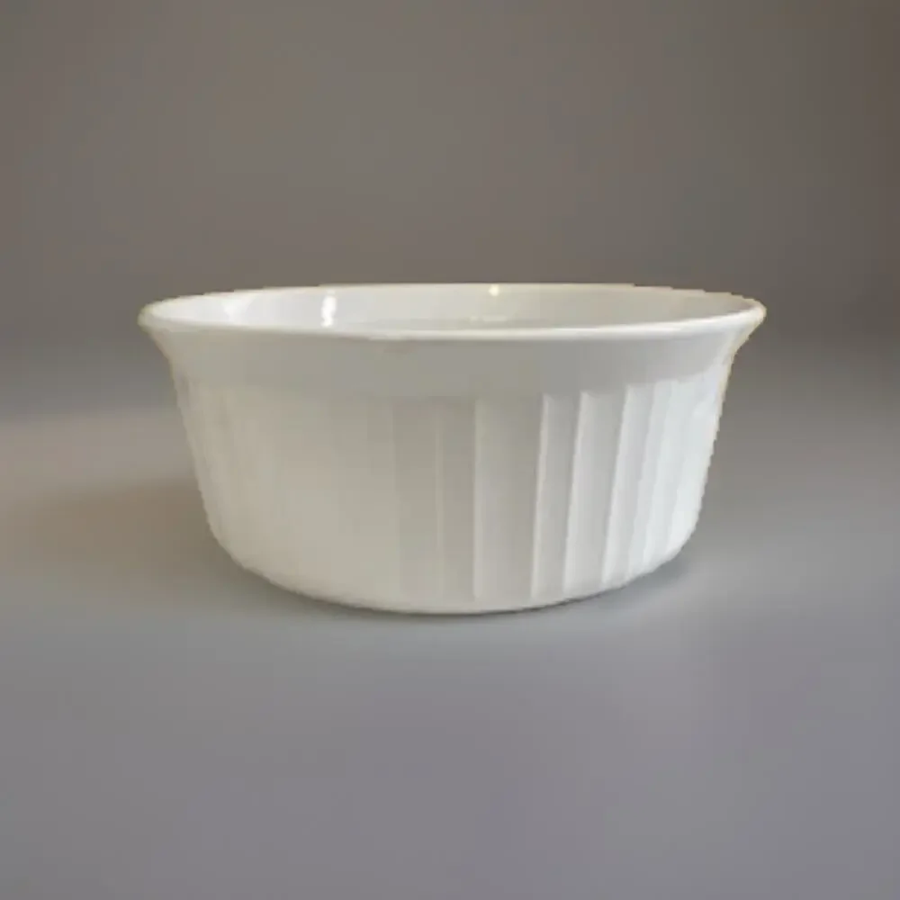 Corning Ware French White F-5-B 1.6 Liter Round Casserole Dish USA Mint 7.5